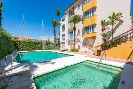 Elegant Four-Bedroom Ground Floor Duplex, Isla del Pez Volador, Sotogrande Marina