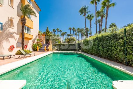 Elegant Four-Bedroom Ground Floor Duplex, Isla del Pez Volador, Sotogrande Marina