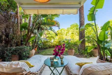 Elegant Four-Bedroom Ground Floor Duplex, Isla del Pez Volador, Sotogrande Marina