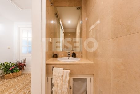 Elegant Four-Bedroom Ground Floor Duplex, Isla del Pez Volador, Sotogrande Marina