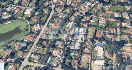 Einzigartiges Eckgrundstück mit Südausrichtung in Reyes y Reinas, Sotogrande Costa, Cádiz