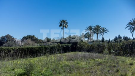 Einzigartiges Eckgrundstück mit Südausrichtung in Reyes y Reinas, Sotogrande Costa, Cádiz