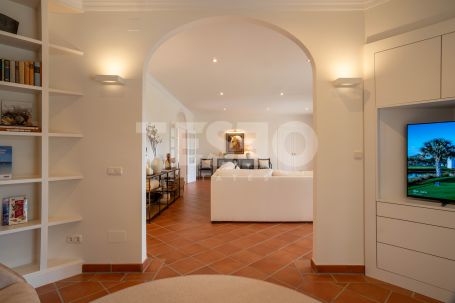 Elegant villa on a double plot with open sea views in one of the best locations in Sotogrande Alto.