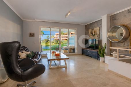 Lovely duplex apartment in Isla Carey.