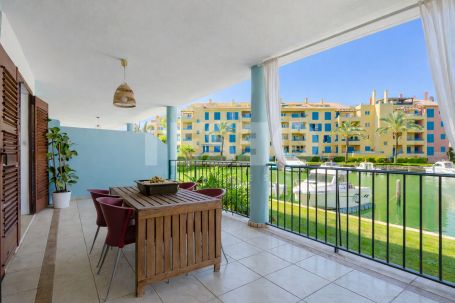 Lovely duplex apartment in Isla Carey.