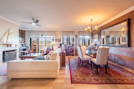 Elegant Two-Bedroom Apartment with Panoramic Views in Los Gazules de Almenara, Sotogrande Alto