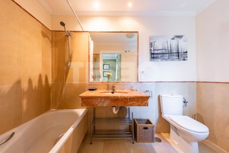 Elegant Two-Bedroom Apartment with Panoramic Views in Los Gazules de Almenara, Sotogrande Alto