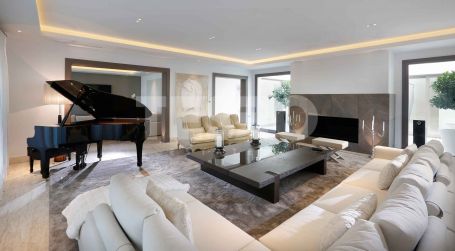 Stunning Luxury Villa in Sotogrande Alto with Panoramic Views, Wellness Spa &amp; Exceptional Design