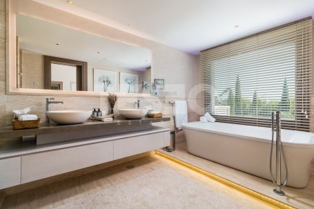 Stunning Luxury Villa in Sotogrande Alto with Panoramic Views, Wellness Spa &amp; Exceptional Design