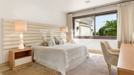Stunning Luxury Villa in Sotogrande Alto with Panoramic Views, Wellness Spa &amp; Exceptional Design