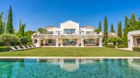 Stunning Luxury Villa in Sotogrande Alto with Panoramic Views, Wellness Spa &amp; Exceptional Design