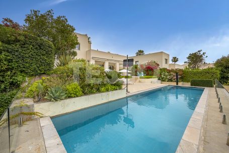Villa in Las Cimas 1, front line golf in Almenara, Sotogrande Alto