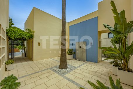 Villa in Las Cimas 1, front line golf in Almenara, Sotogrande Alto