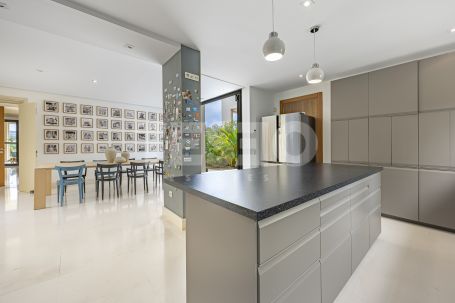 Villa in Las Cimas 1, front line golf in Almenara, Sotogrande Alto