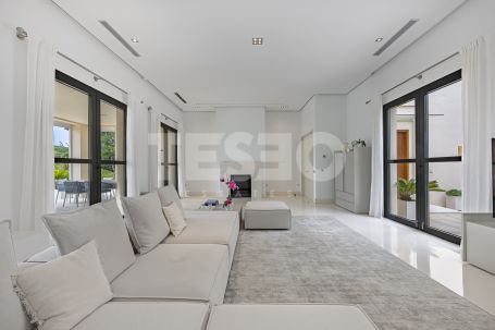Villa in Las Cimas 1, front line golf in Almenara, Sotogrande Alto