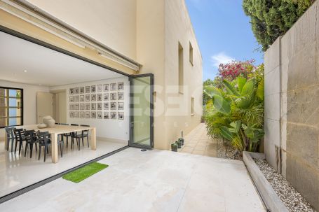 Villa in Las Cimas 1, front line golf in Almenara, Sotogrande Alto