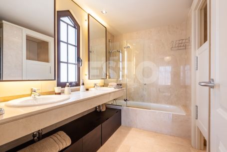 Town House for sale in Los Granados, Sotogrande Costa
