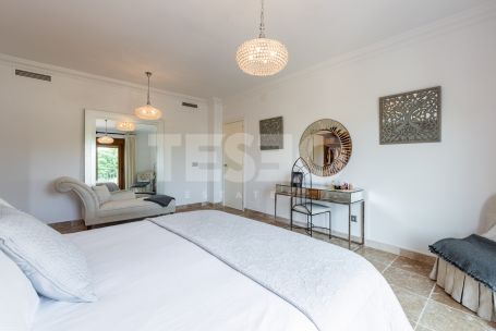 Villa for sale in Zona B, Sotogrande Costa