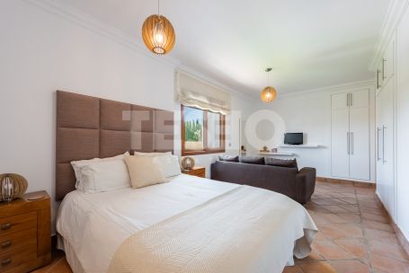 Villa for sale in Zona B, Sotogrande Costa