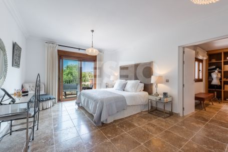 Villa for sale in Zona B, Sotogrande Costa