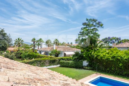 Villa for sale in Zona B, Sotogrande Costa