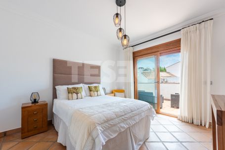 Villa for sale in Zona B, Sotogrande Costa