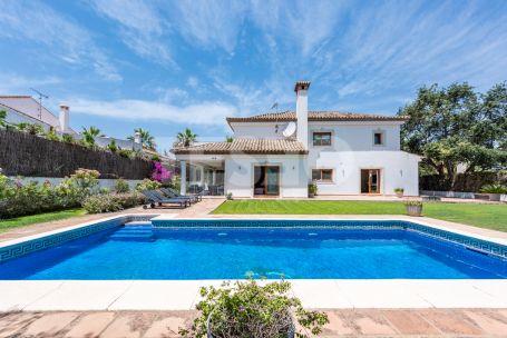 Villa for sale in Zona B, Sotogrande Costa