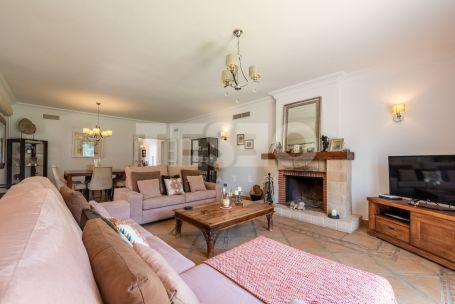 Villa for sale in Zona B, Sotogrande Costa