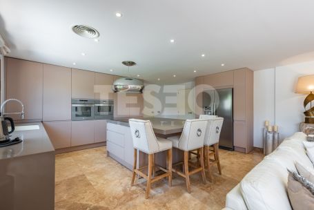 Villa for sale in Zona B, Sotogrande Costa