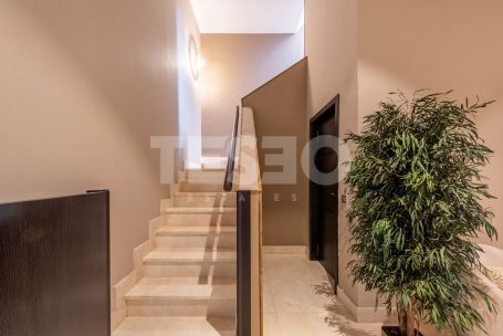 Large and Exclusive 4 bedroom apartment with a nice private garden in Hacienda Valderrama, Sotogrande Alto