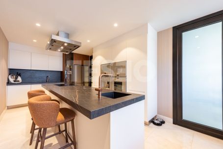 Large and Exclusive 4 bedroom apartment with a nice private garden in Hacienda Valderrama, Sotogrande Alto