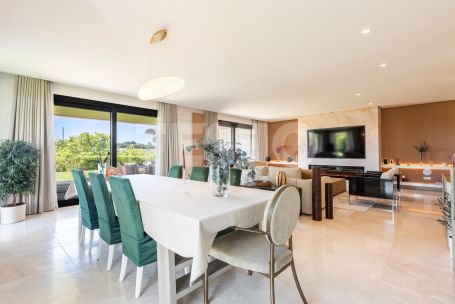 Large and Exclusive 4 bedroom apartment with a nice private garden in Hacienda Valderrama, Sotogrande Alto