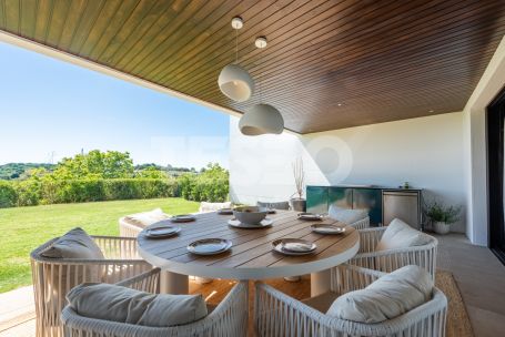 Large and Exclusive 4 bedroom apartment with a nice private garden in Hacienda Valderrama, Sotogrande Alto