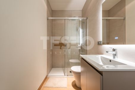 Large and Exclusive 4 bedroom apartment with a nice private garden in Hacienda Valderrama, Sotogrande Alto
