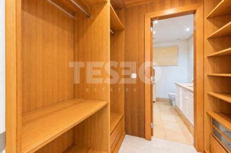 Exclusive south-east facing penthouse with an 80 m² terrace and partial sea views in El Polo de Sotogrande