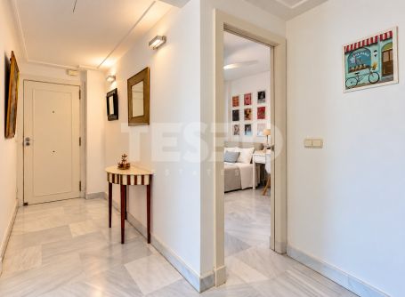 Exclusive south-east facing penthouse with an 80 m² terrace and partial sea views in El Polo de Sotogrande