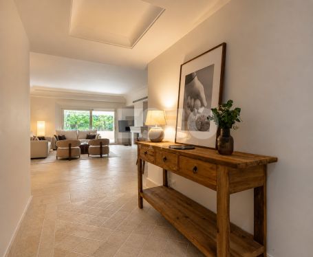 Appartement de luxe avec vue sur un espace vert à Valgrande, Sotogrande Alto