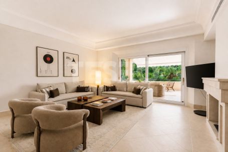 Appartement de luxe avec vue sur un espace vert à Valgrande, Sotogrande Alto
