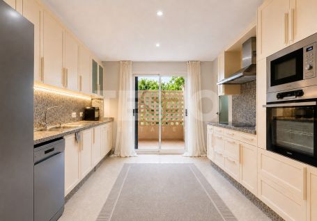 Appartement de luxe avec vue sur un espace vert à Valgrande, Sotogrande Alto