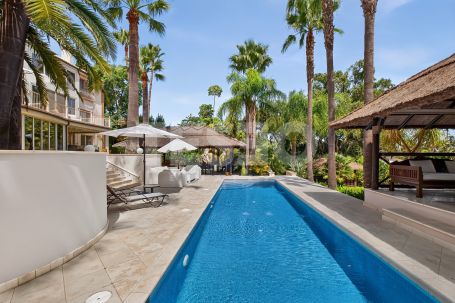 Exceptional Contemporary Villa with Tropical Gardens in Sotogrande Alto’s Zone C