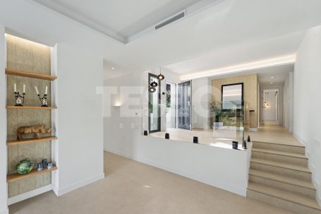 Luxury villa in Zone B, Sotogrande Costa: space, privacy, and light