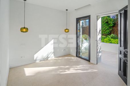 Luxury villa in Zone B, Sotogrande Costa: space, privacy, and light