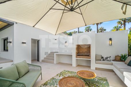 Luxury villa in Zone B, Sotogrande Costa: space, privacy, and light