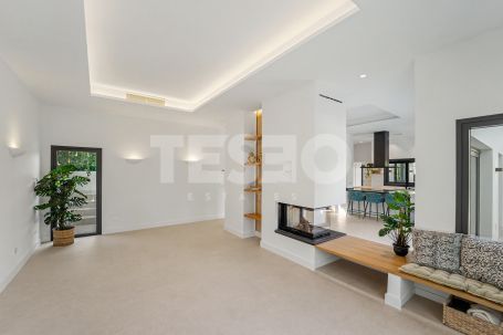 Luxury villa in Zone B, Sotogrande Costa: space, privacy, and light