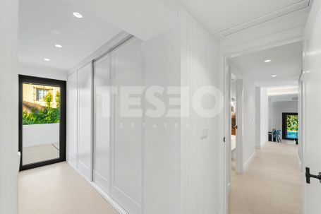 Luxury villa in Zone B, Sotogrande Costa: space, privacy, and light