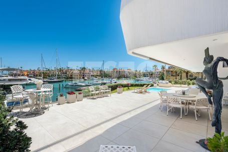 Super Apartment on a single floor in the Pier1 building, Sotogrande Marina