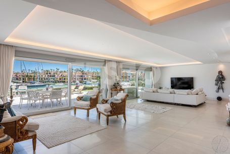 Super Apartment on a single floor in the Pier1 building, Sotogrande Marina