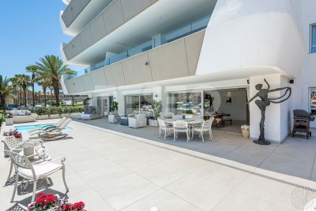 Super Apartment on a single floor in the Pier1 building, Sotogrande Marina
