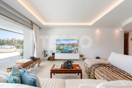 Super Apartment on a single floor in the Pier1 building, Sotogrande Marina