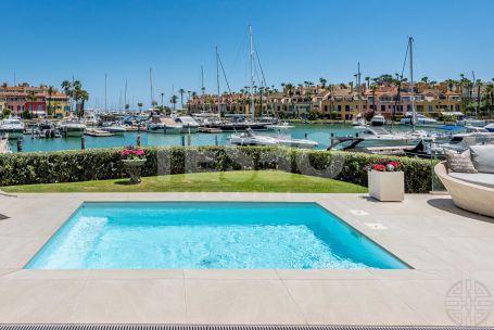 Super Apartment on a single floor in the Pier1 building, Sotogrande Marina